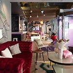 Moxy Old Town