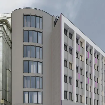 Hotel Moxy Old Town 3*