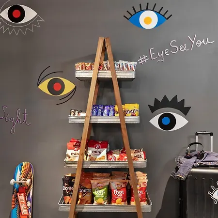 Отель Moxy Old Town 3*