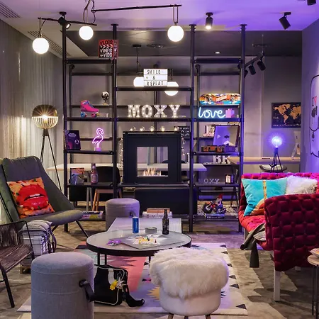 Moxy Old Town 3* 부쿠레슈티