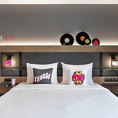 호텔 Moxy Old Town 부쿠레슈티