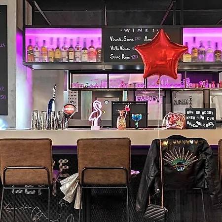 מלון Moxy Old Town בוקרשט