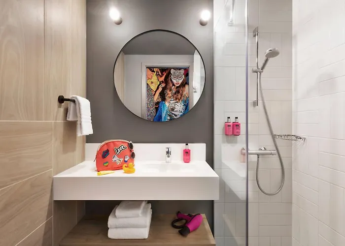 Hotel Moxy Old Town Bucureşti