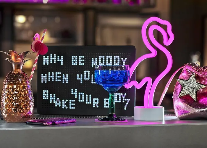 Hotel Moxy Old Town Bucureşti
