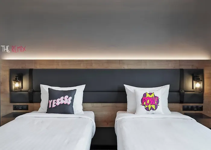 Moxy Old Town 酒店 3*