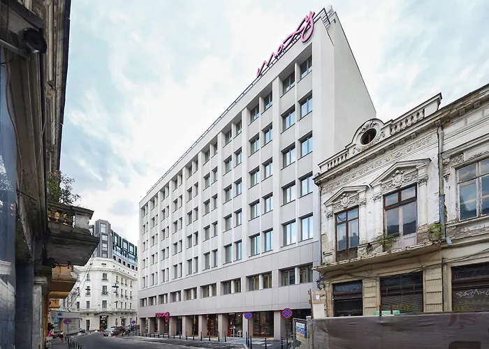 Moxy Old Town Hotel
