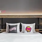 Moxy Old Town Hotel