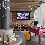 Moxy Old Town 3*