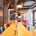 Hotel Moxy Old Town 3*