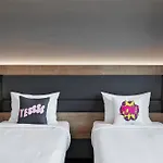 Moxy Old Town Hotel 3*