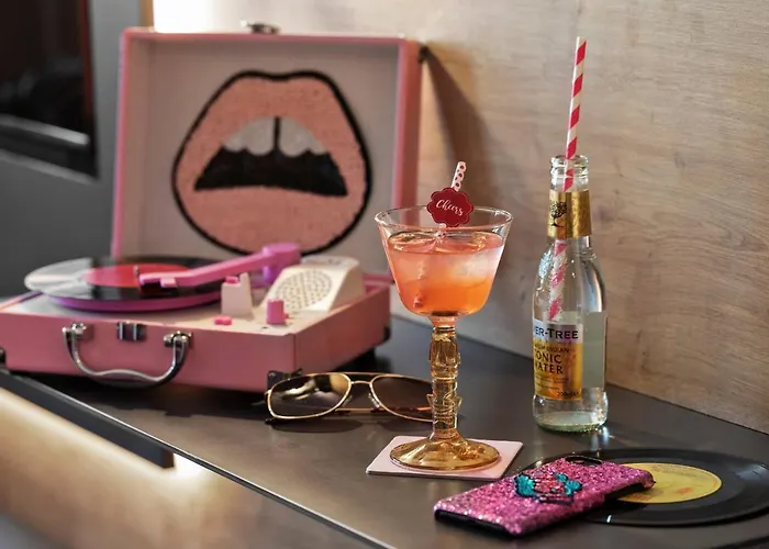 Moxy Old Town Бухарест