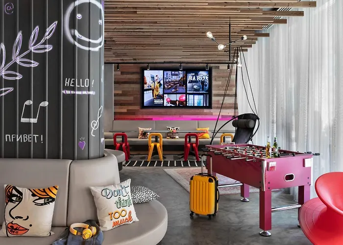 Moxy Old Town 3*