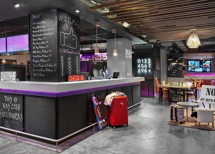 Moxy Old Town Бухарест
