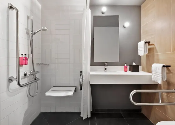 Ξενοδοχείο Moxy Old Town 3*