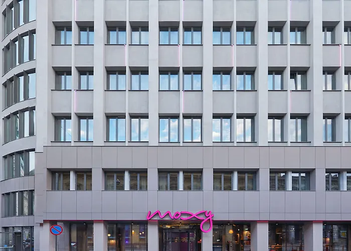 Готель Moxy Old Town 3*